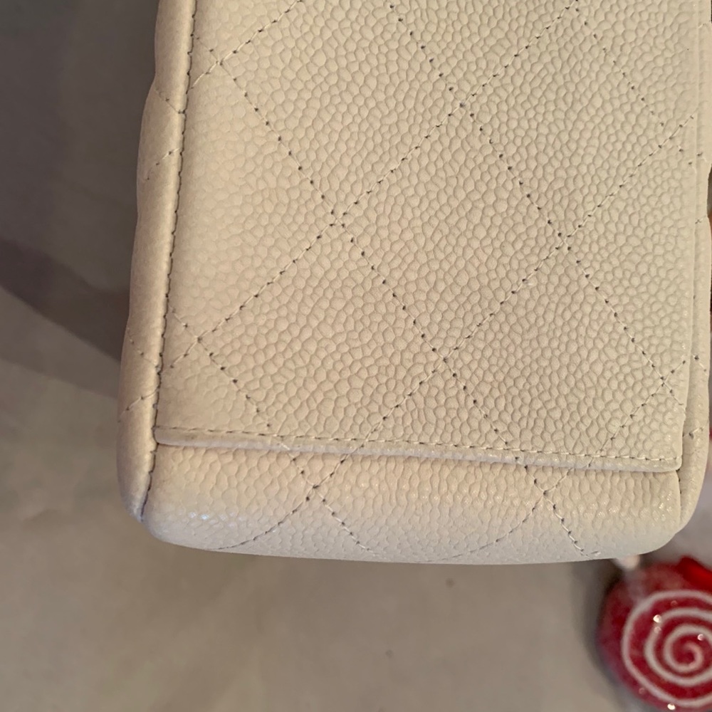 CHANEL Caviar leather Maxi - Picture 13 of 14